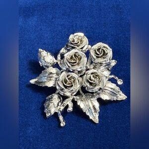 Vintage Bouquet Of Roses Silver Tone Brooch.